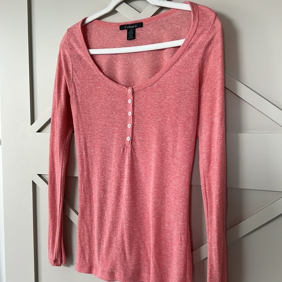 Women’s pink long sleeved shirt / top. Small / Medium. - Picture 2 of 12